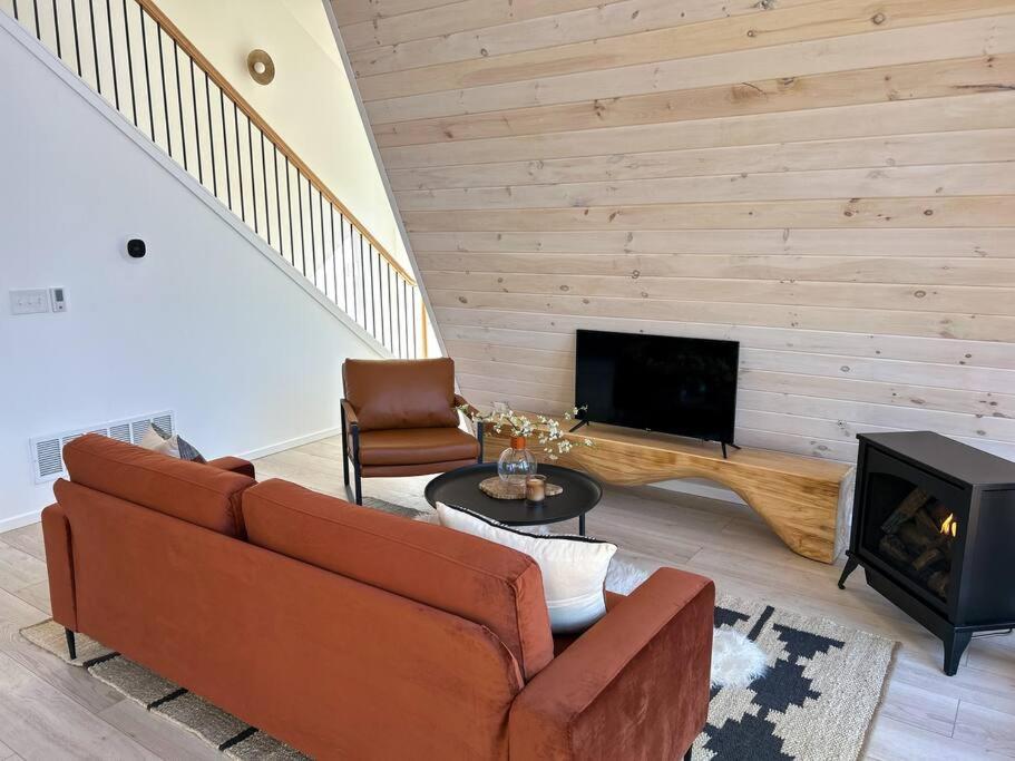 Fox Ridge-Black Alder Lodging Logan Exterior photo